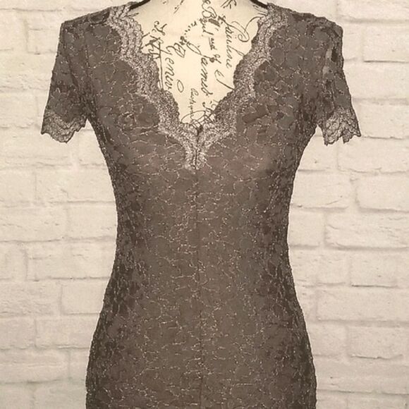 NWT, Kimchi Blue Taupe Colored   Lace Overlay Scalloped Bodycon Mini Dress, XS - Picture 1 of 8
